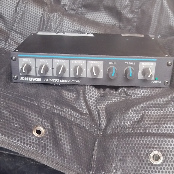 Shure stereo mixer - Picture 2 of 3